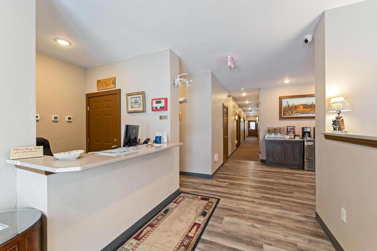 Wagon Wheel Hotel West Yellowstone Exterior foto